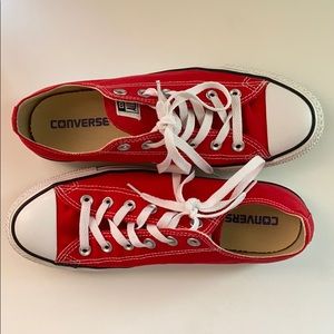Size 9 Red Converse